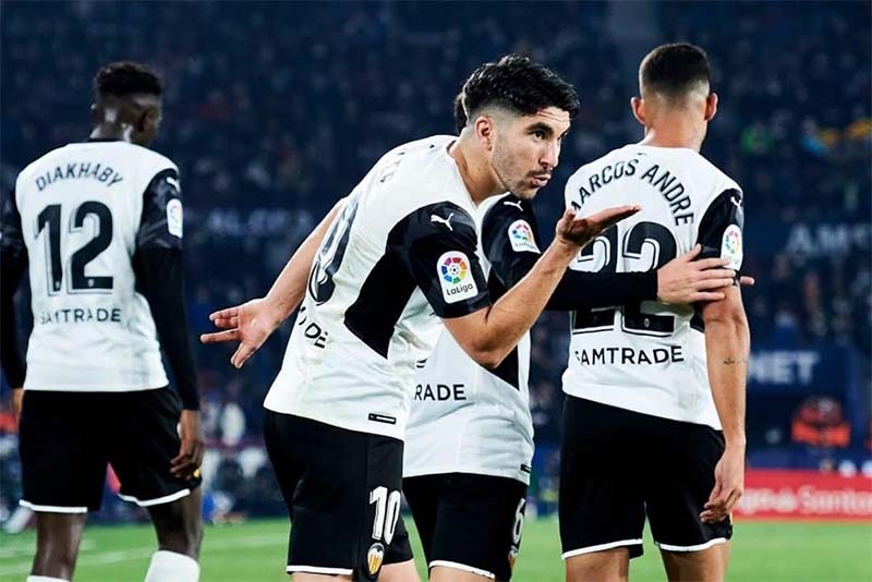 Nhận định soi kèo nhà cái Real Betis vs Valencia: Real Betis mạnh hơn và còn được đá trên sân nhà, do đó họ là phe cửa trên