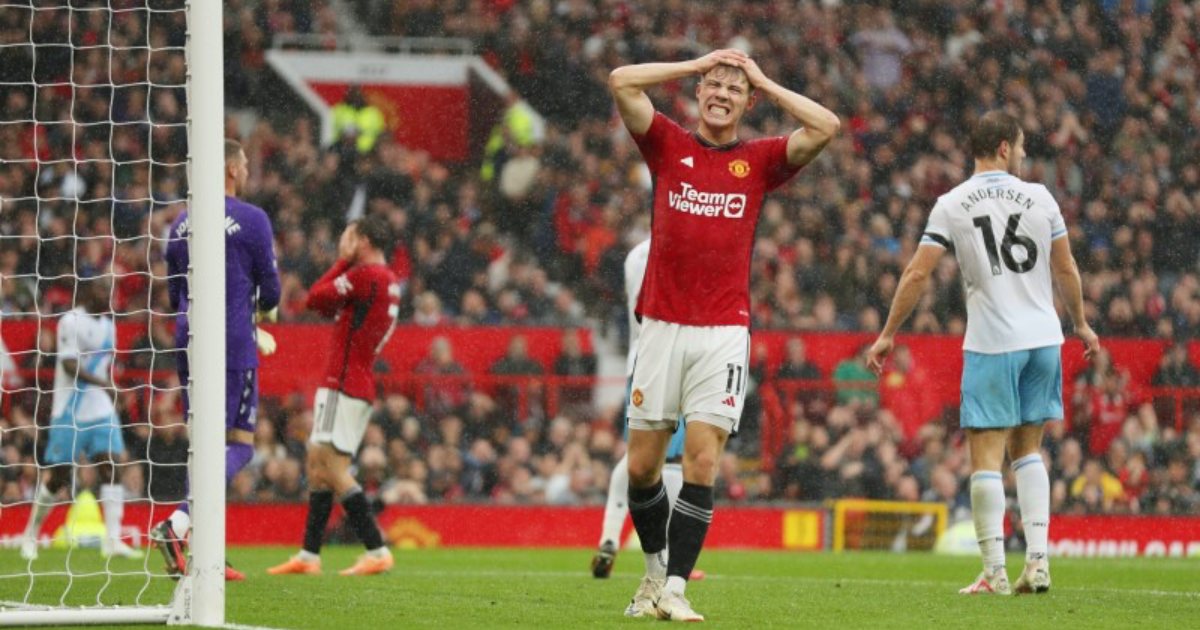 Manchester United v Crystal Palace - Premier League