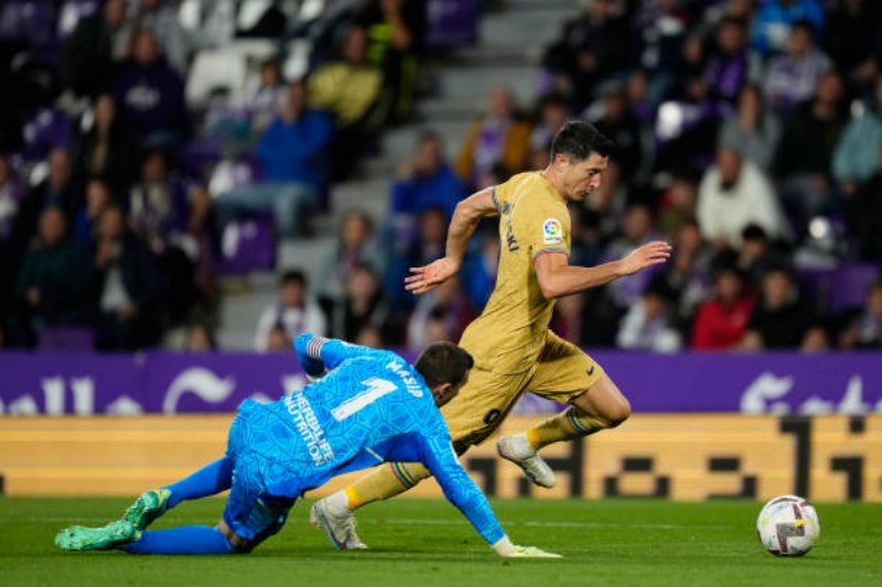 Real Valladolid hạ gục nhà vua Barcelona